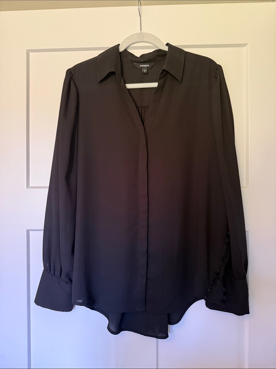 Express Tops - Express Black Long-Sleeve V-Neck Button Cuff Blouse